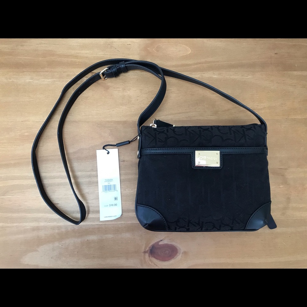 Calvin Klein Teodora clutch bag black
